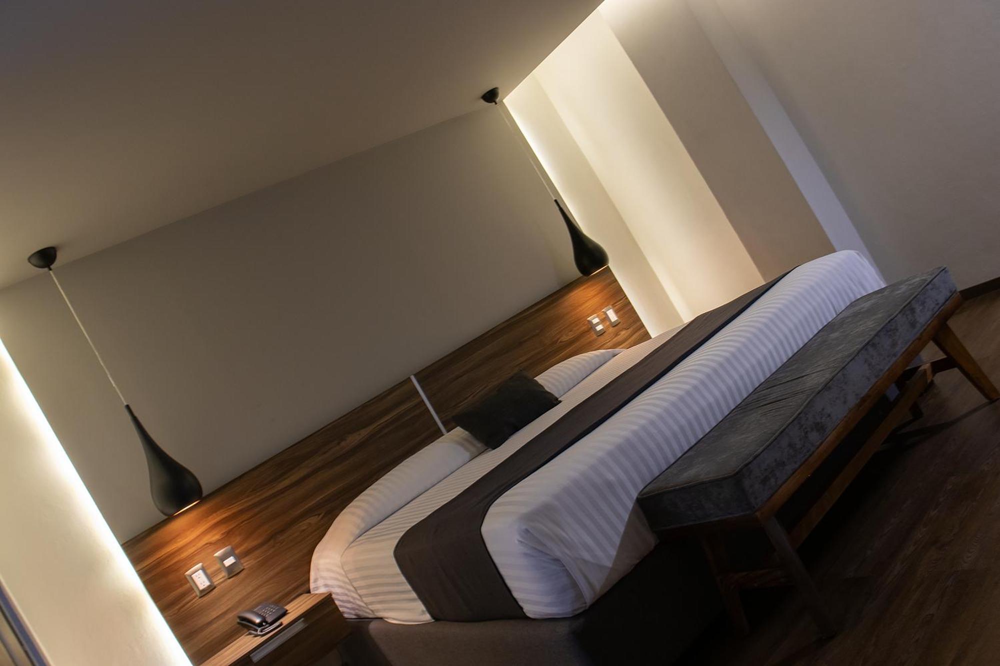 Estanza Hotel & Suites Morelia Exterior photo