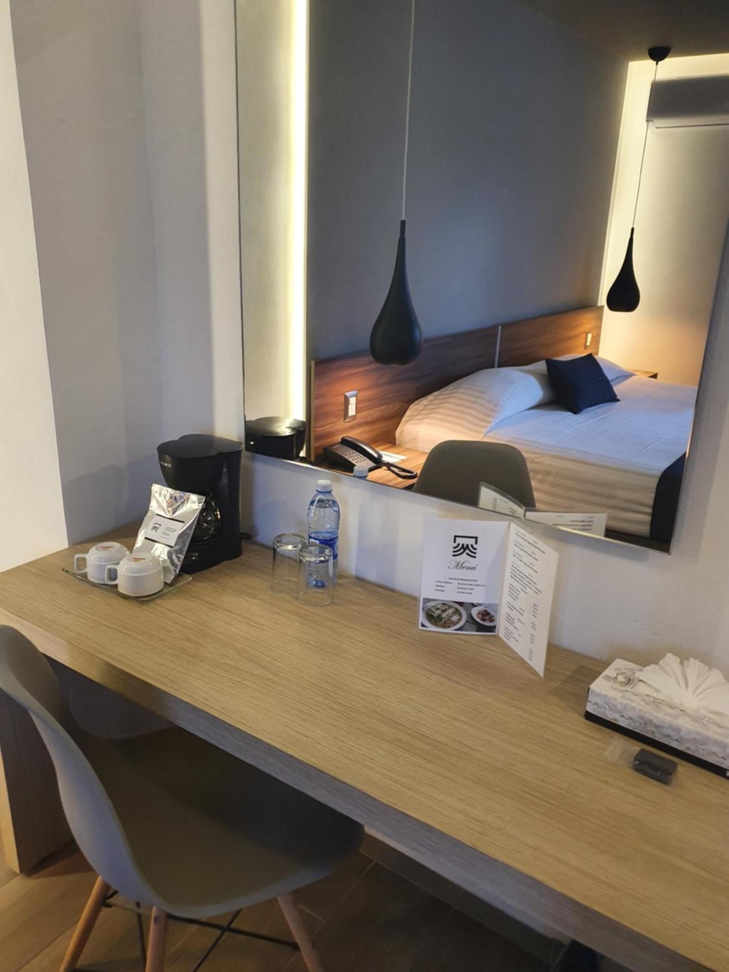 Estanza Hotel & Suites Morelia Room photo